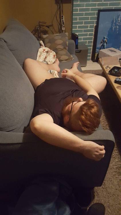 sirssoutherncomfort:Omg first dick pic posted. Hot
