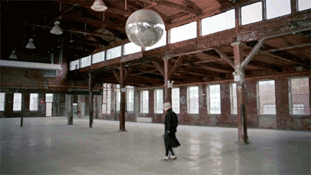 kostikivanov:  just-the-same-but-bound2:  How To Do a Rainbow Kick with St. Vincent  I don’t know other women who are perfect im music and sport at the same time. 