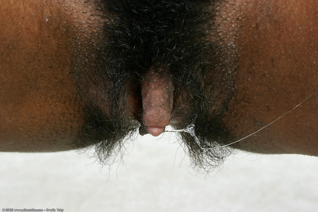 Muscle Amazons - Tatyiana big bulbous clit, hairy and dripping wet.