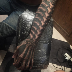 tattooideas123:  Hand, Spine & Rib Cage