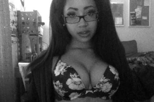 fukyeahselfshots:  heres some lovelovetenshi  BUMP ^ or DUMP v ??? Fukyeahselfshots like us on Facebook & Follow us on Twitter & SUBMIT