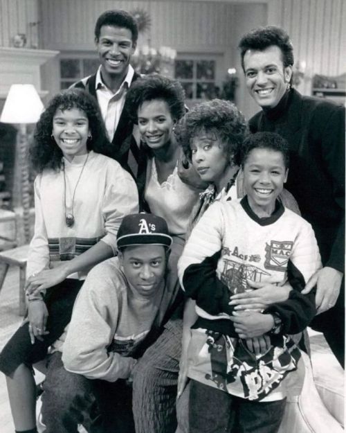 The cast of the 1989 television pilot ‘A Little Bit Strange’ about an African-American family of sorcerers.  The pilot was never picked up after airing. 🖤 Dang…Martin…Vanessa Bell Callaway..I would have wanted to see this 
What yall think?
https://www.instagram.com/p/CY614o_rke-/?utm_medium=tumblr 