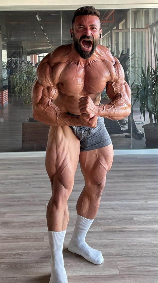 Mustafa Yildiz Does Things To Me! Look At Him! Hot Hot Hot!!!