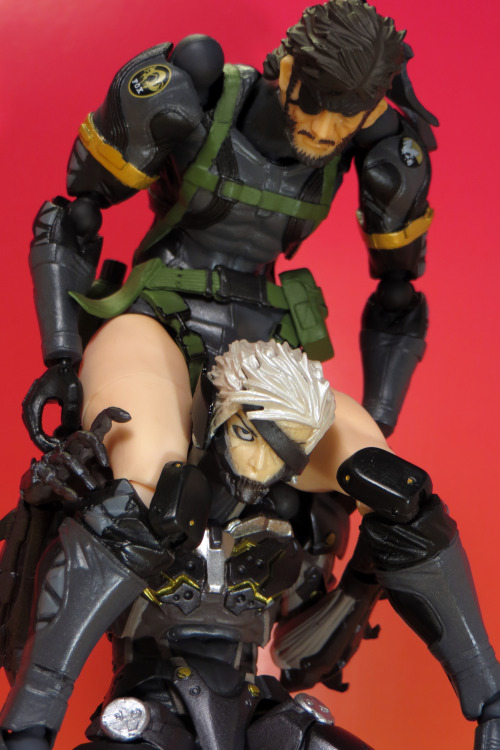 gothboss:ohfuct:Snake’s thighs under all the gear.Why does everyone in the Metal Gear universe have 