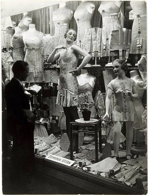 retrowunderland:  Window shopping in Paris…Corsets c.1920’s
