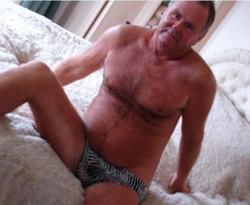 einheri:  More hot daddies on http://einheri.tumblr.com
