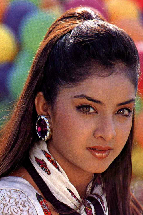 bhromor:Bollywood Actresses in the 90s. 