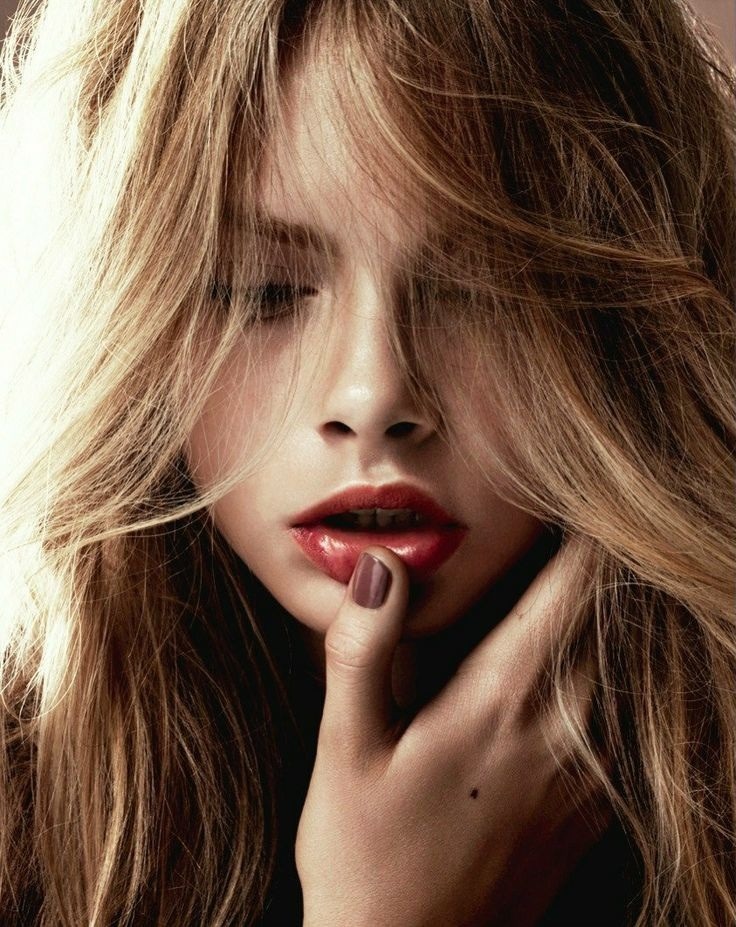 fiftyshadesofcara:  cara blog