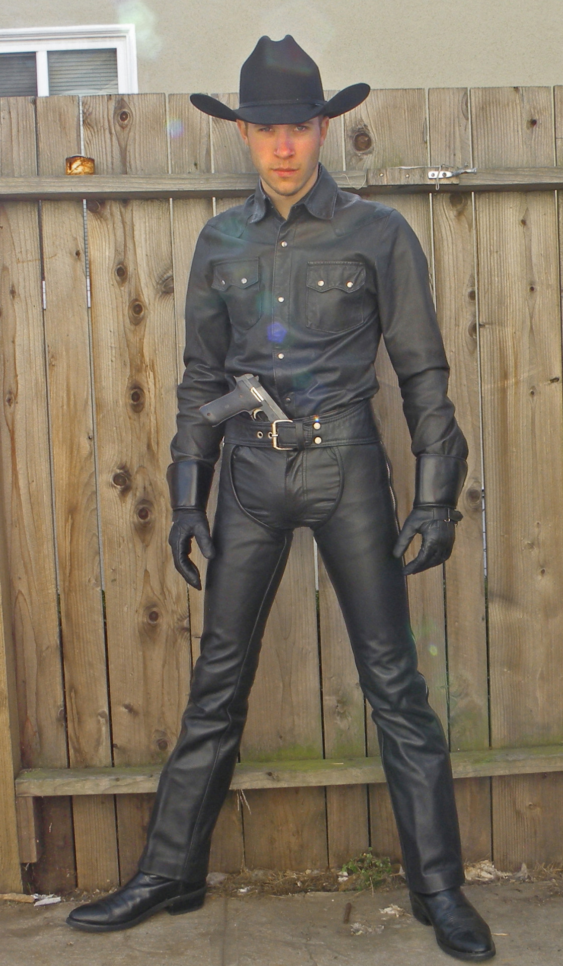 2manykinks: Don’t mess with Cowboy Shawn. Former Stud of the Week Shawnk.  From