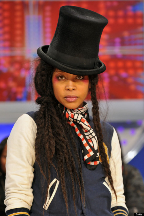 thesearetheaxes:  chizohfro:  smoothzone:  “Erykah Badu’s Do”  Mama.  ma wife is so fine and creative y’all.   