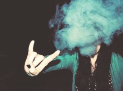 hamismosoly:  Green fume a We Heart It-on - http://weheartit.com/entry/146492678 