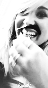 demetrria:  @ddlovato: how to take a selfie…… [x] 