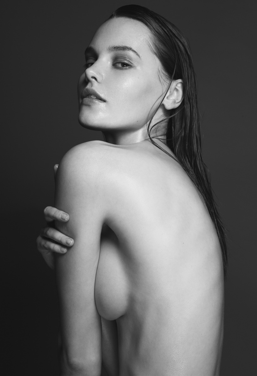 ishutmyeyestonotgoblind:  Weronika Hetnar shot by Remi Kozdra &amp; Kasia Baczulis