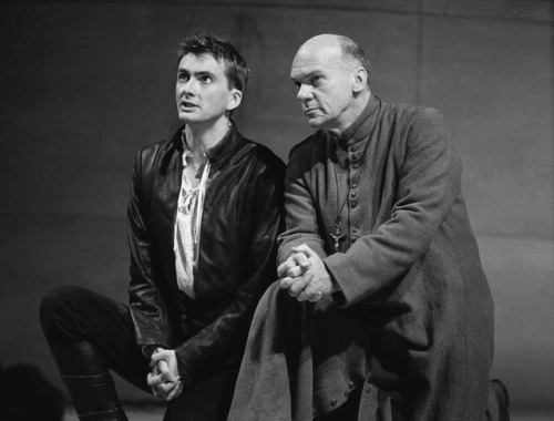 mizgnomer:David Tennant as Romeo in the Royal Shakespeare Company’s Romeo and Juliet (2000) - Part F