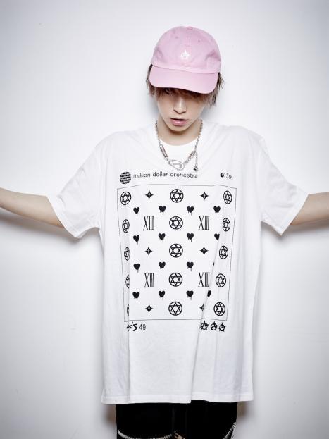 enchantingmoon:   Takeru of SuG modelling for his million $ orchestra fashion.