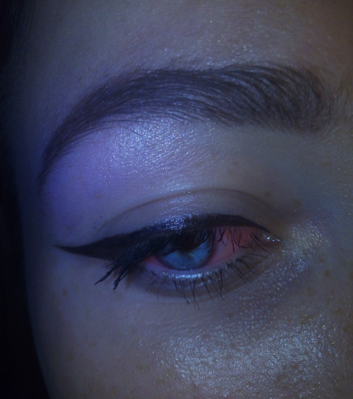 yvnglunalus: i love this pic of my eyedont worry, its photoshoped 