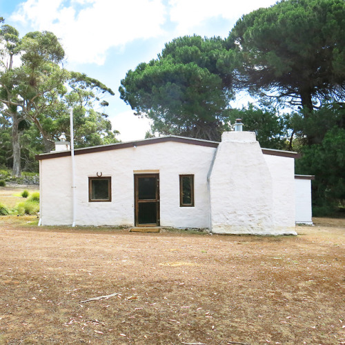 We were holidaying on Kangaroo Island and stumbled upon these charming century-old cottages. wo