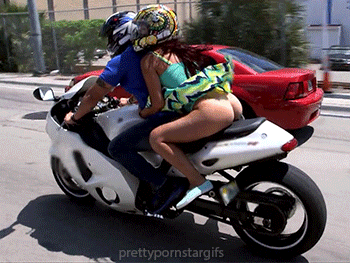 Mommy look at the bum on the motorcycle