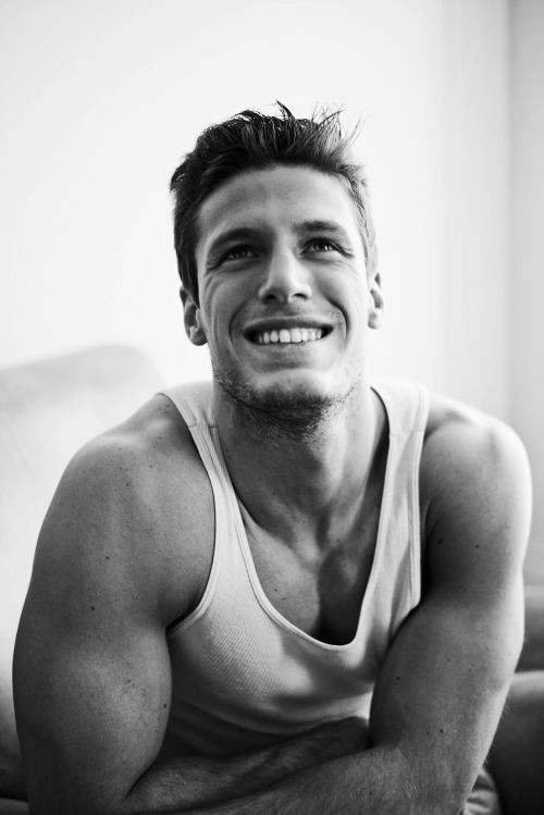 Sexy muscle guys