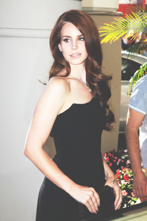 diamondsanddelrey:  Lana Del Rey and Marina adult photos