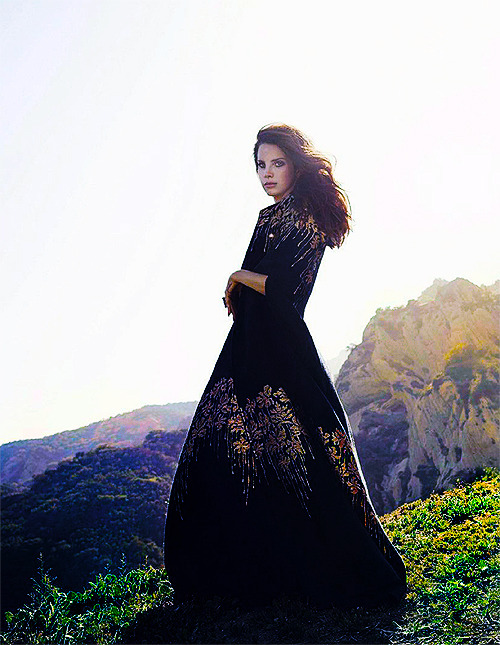 buffysummerss:  Lana Del Rey for Madame Figaro #3 