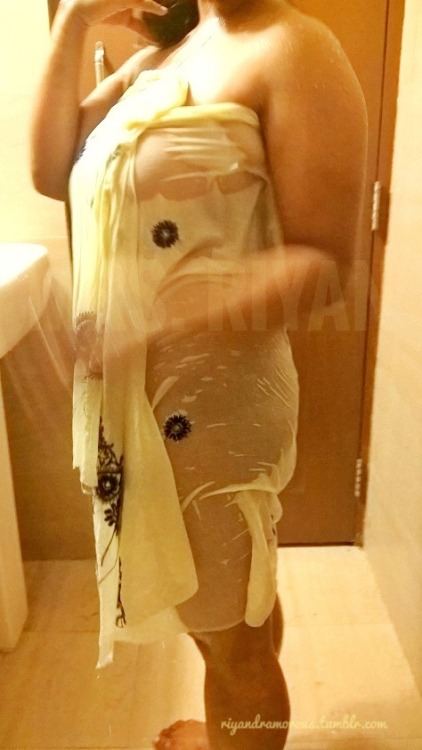 riyandramorous:  Here is a blast for our 11,243 + followers! Wife posing wrapping her dupatta o