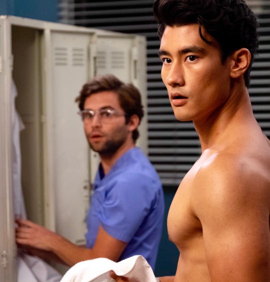 men-with-black-hair:Grey’s anatomy star Alex Landi tells Pink News:“I’m trying