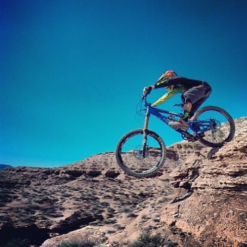 fuelclothing: Nate showing some DH skills right here, I am pretty sure he gets it from his dad @ren