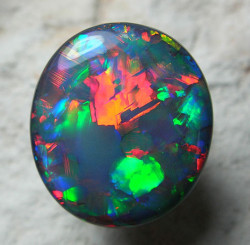 bijoux-et-mineraux:Black Opal- Lightning