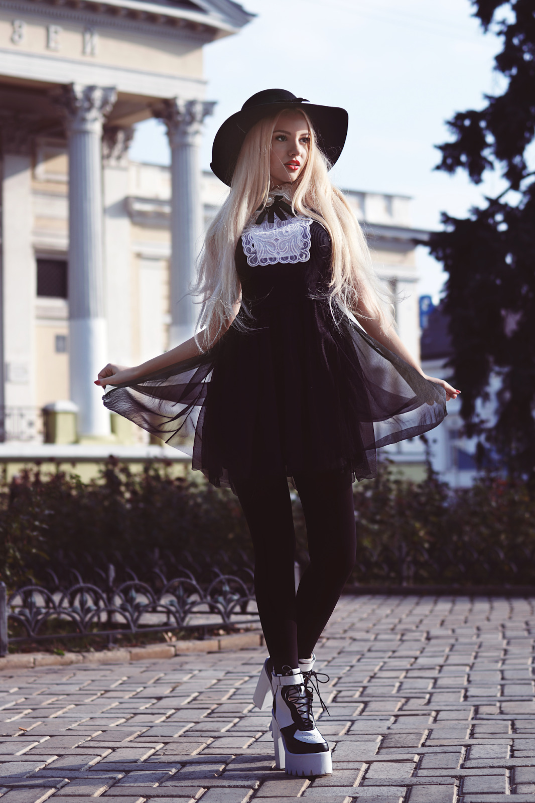 tightsobsession:Call it magic.Via Do You Remember Me?