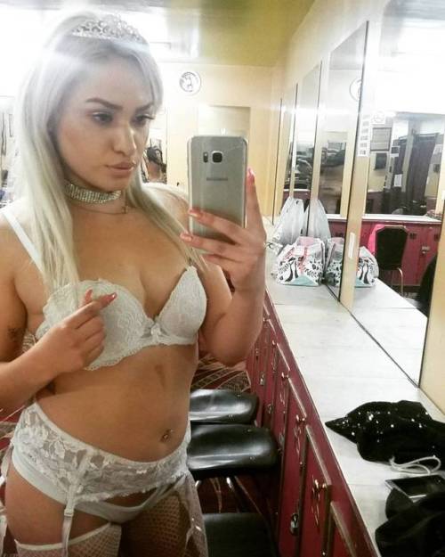 stripper-locker-room:  https://www.instagram.com/lease.stacey/
