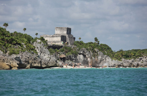 El Castillo from the Caribbean Sea at Tulum (Quintana Roo, Mexico).
