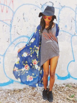 what-id-wear:  What I’d Wear : The Outfit Database  (source : Vinyls + Noir )