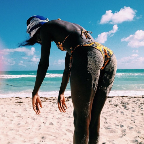 freereceiptwithpurchase:  oroma elewa @ art basel miami 