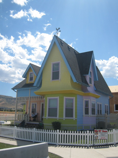 Sex disneyclub33:  The ‘Up’ House, in Utah pictures