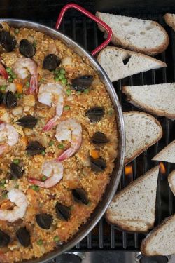 basilgenovese:  Paella (Source: Camille Styles)