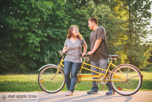 delightfulcycles: bicycle engagement (via red apple tree photography)