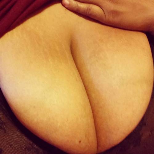 prettygrneyezthemodel:  Good morning my loves 💋 