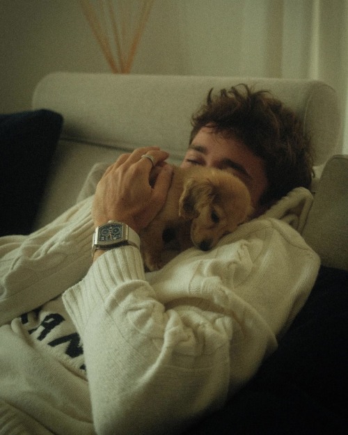 YALL! HES A DOGGY DAD. His Name Leo