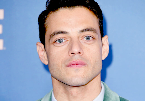 whoismrrobotgifs:Rami Malek attends The 22nd Annual Critics’ Choice Awards at Barker