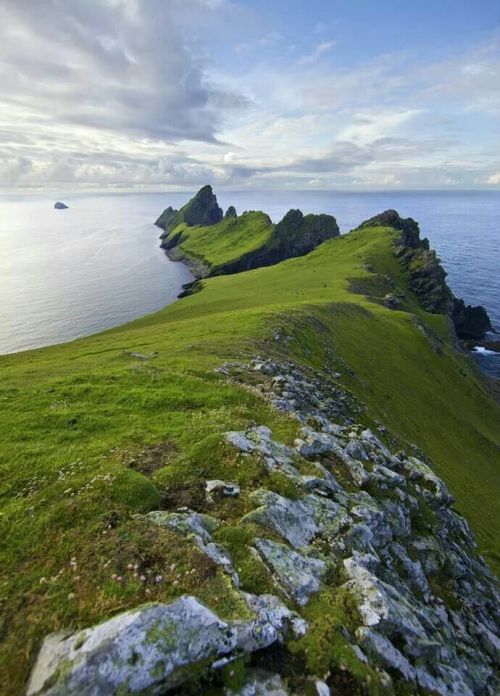 and-the-distance: The Dragons Tail. St.Kilda looking towards the island of Dun with a view of Leveni