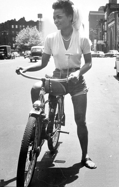 wehadfacesthen:Eartha Kitt, New York, 1952, photo by Gordon Parks