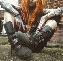 shellydinferno:  Two favourite boots put together makes one ultimate pair of boots. #hearmewalking 