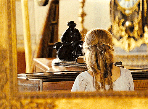 @giftober 2024 | Day 3: Gold Pride & Prejudice (2005)