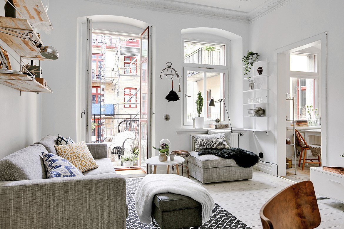 gravity-gravity:  Source: Bjurfors