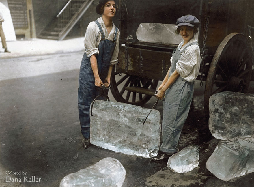 angelclark:  Historic Black and White Pictures Restored in Color 1. Women Delivering