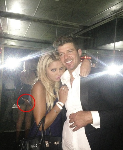 Robin thicke grabbing ass