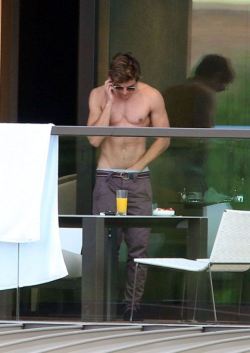 uncensoredguys:  straightalphamen:  ZAC EFRON NUDE!!!! I am not sure how legitimate all of these photos are, specifically the last one, but they sure do look real!    He’s just sexy, period. 