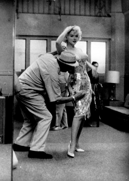 tcm: Marilyn Monroe and costume designer Orry-Kelly for SOME LIKE IT HOT (‘59)