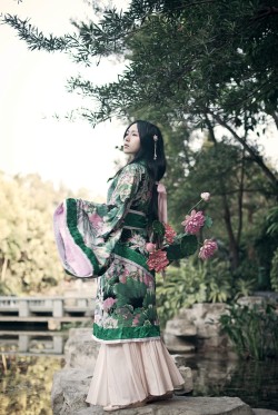 Ziseviolet:hanfu (Han Chinese Clothing) Photoset Via 老妖_Choco